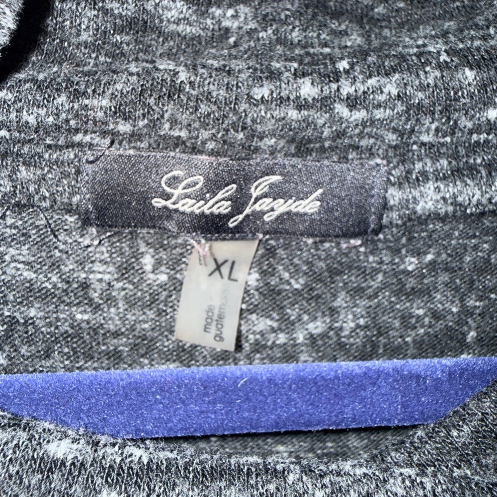 Laila Jayde Pullover Sweater - Picture 4 of 6